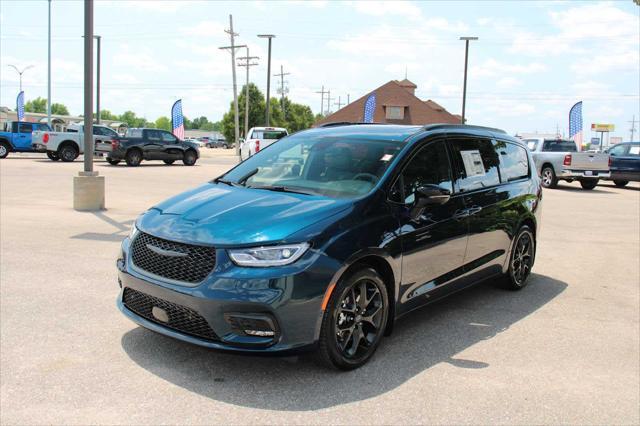 new 2025 Chrysler Pacifica car, priced at $51,271