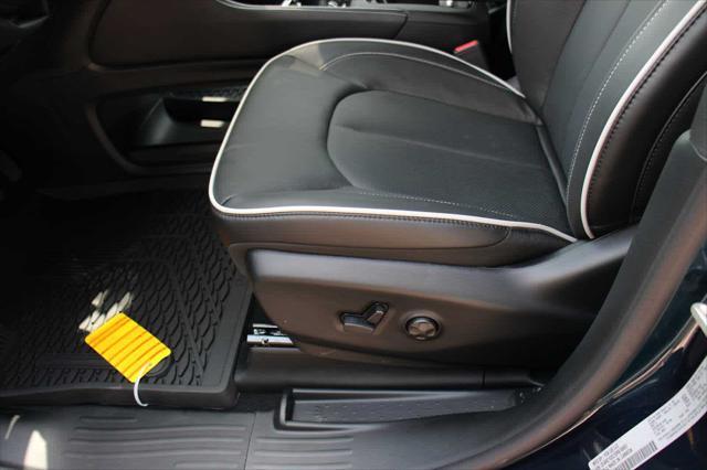 new 2025 Chrysler Pacifica car, priced at $51,271