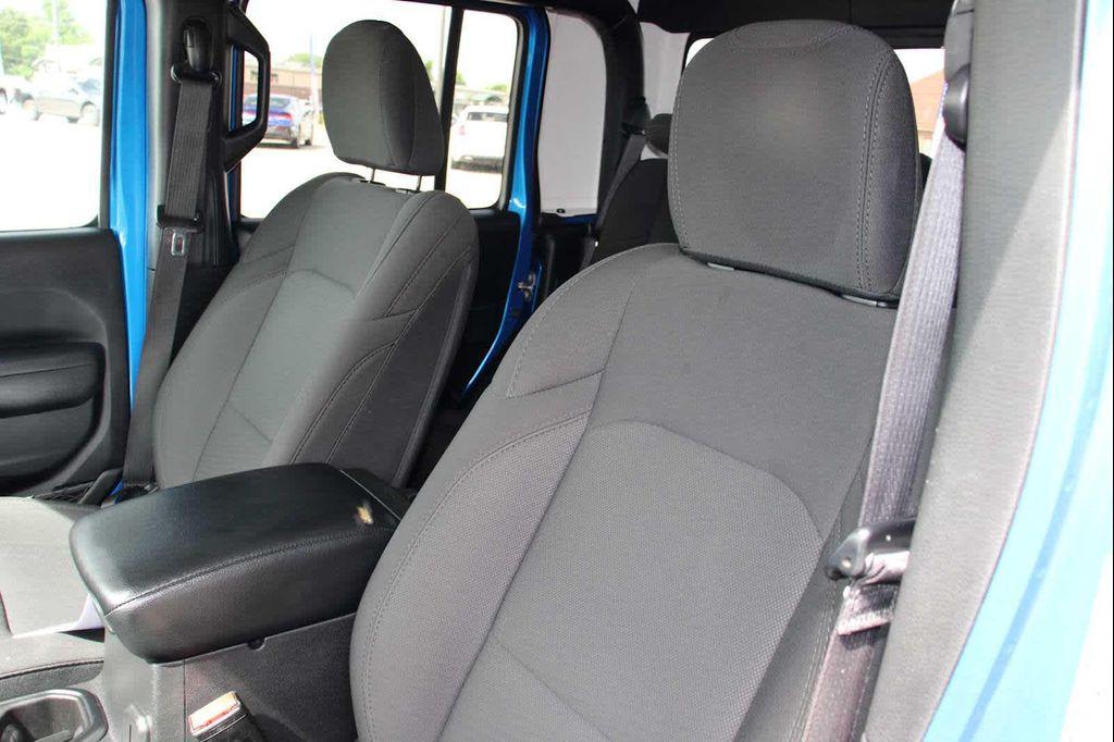 used 2023 Jeep Gladiator car, priced at $34,122