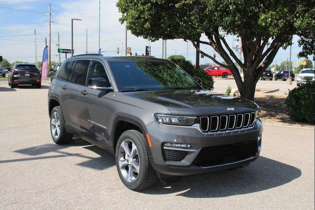 new 2025 Jeep Grand Cherokee car, priced at $51,160