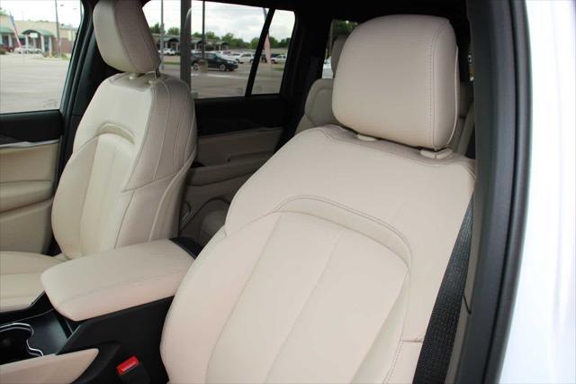 new 2025 Jeep Grand Cherokee car, priced at $51,196