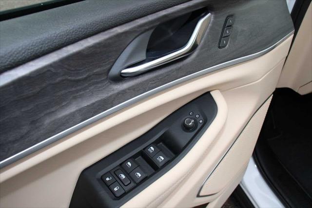 new 2025 Jeep Grand Cherokee car, priced at $51,196
