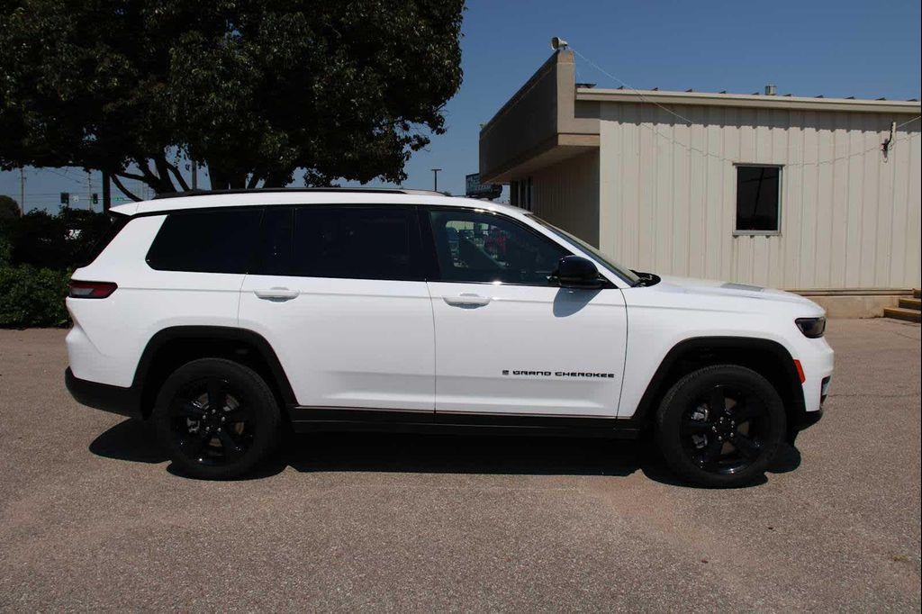 new 2025 Jeep Grand Cherokee L car, priced at $48,525