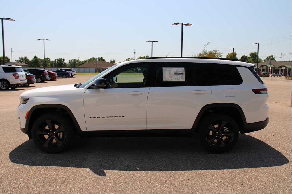 new 2025 Jeep Grand Cherokee L car, priced at $48,525
