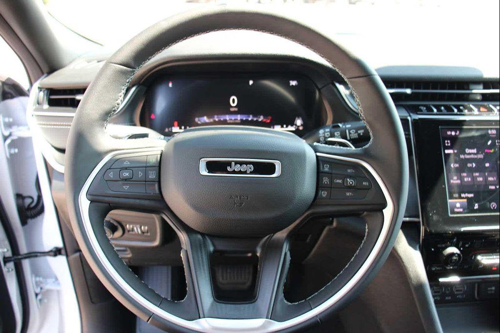 new 2025 Jeep Grand Cherokee L car, priced at $48,525