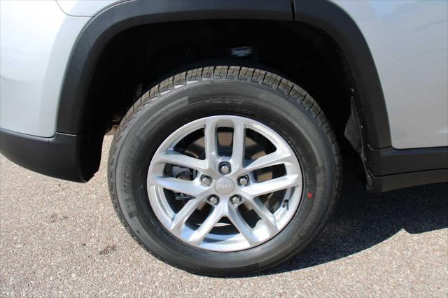 new 2025 Jeep Grand Cherokee car, priced at $41,767