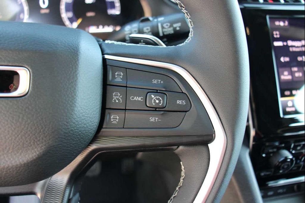new 2025 Jeep Grand Cherokee car, priced at $45,165