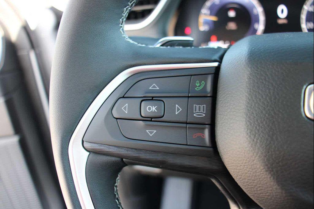 new 2025 Jeep Grand Cherokee car, priced at $45,165