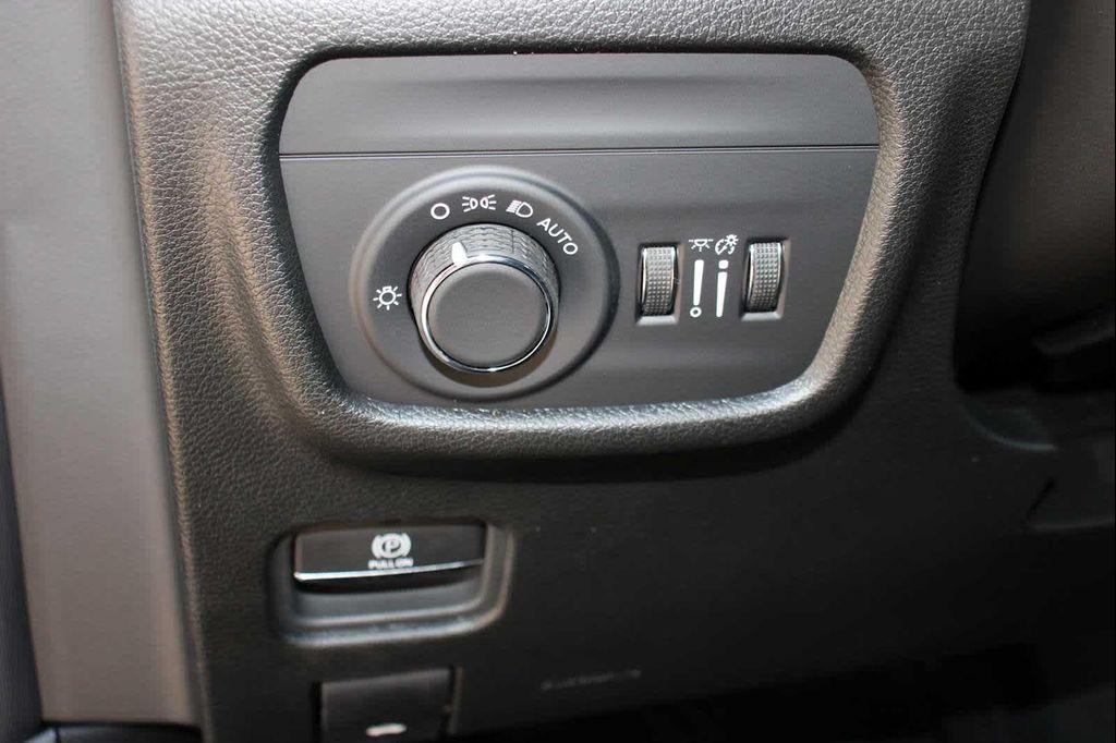 new 2025 Jeep Grand Cherokee car, priced at $45,165