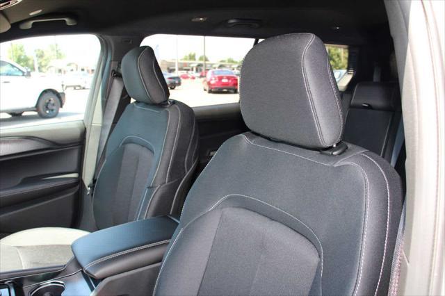 new 2025 Jeep Grand Cherokee L car, priced at $43,253