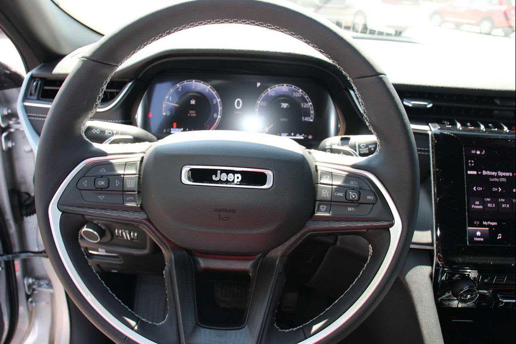 new 2025 Jeep Grand Cherokee L car, priced at $43,670