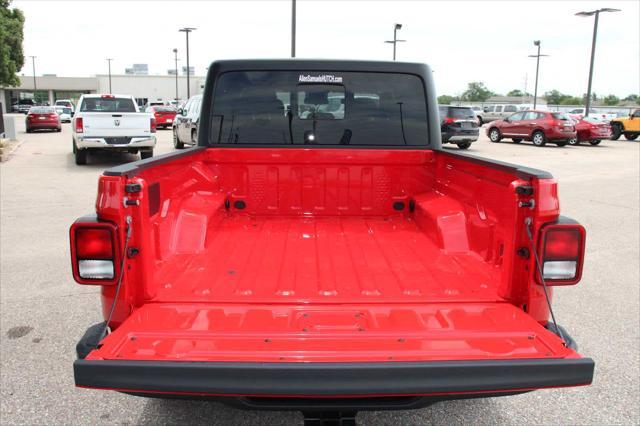 new 2025 Jeep Gladiator car, priced at $47,613