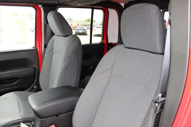 new 2025 Jeep Gladiator car, priced at $47,613