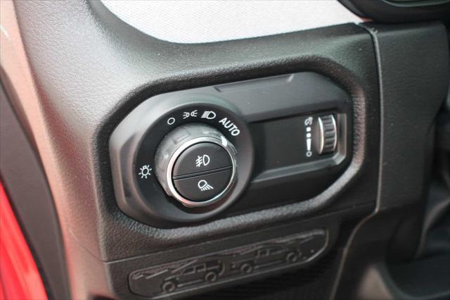 new 2025 Jeep Gladiator car, priced at $47,613