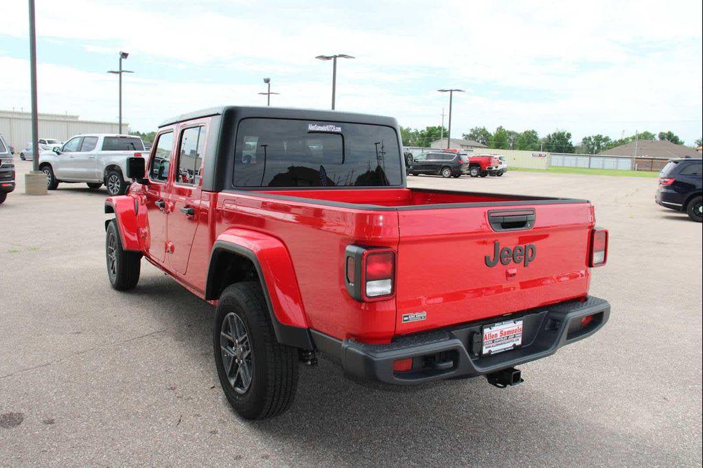 new 2025 Jeep Gladiator car, priced at $48,490