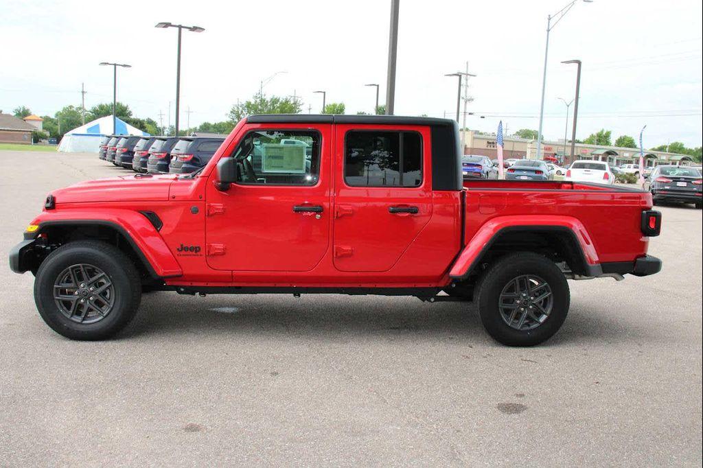 new 2025 Jeep Gladiator car, priced at $48,490