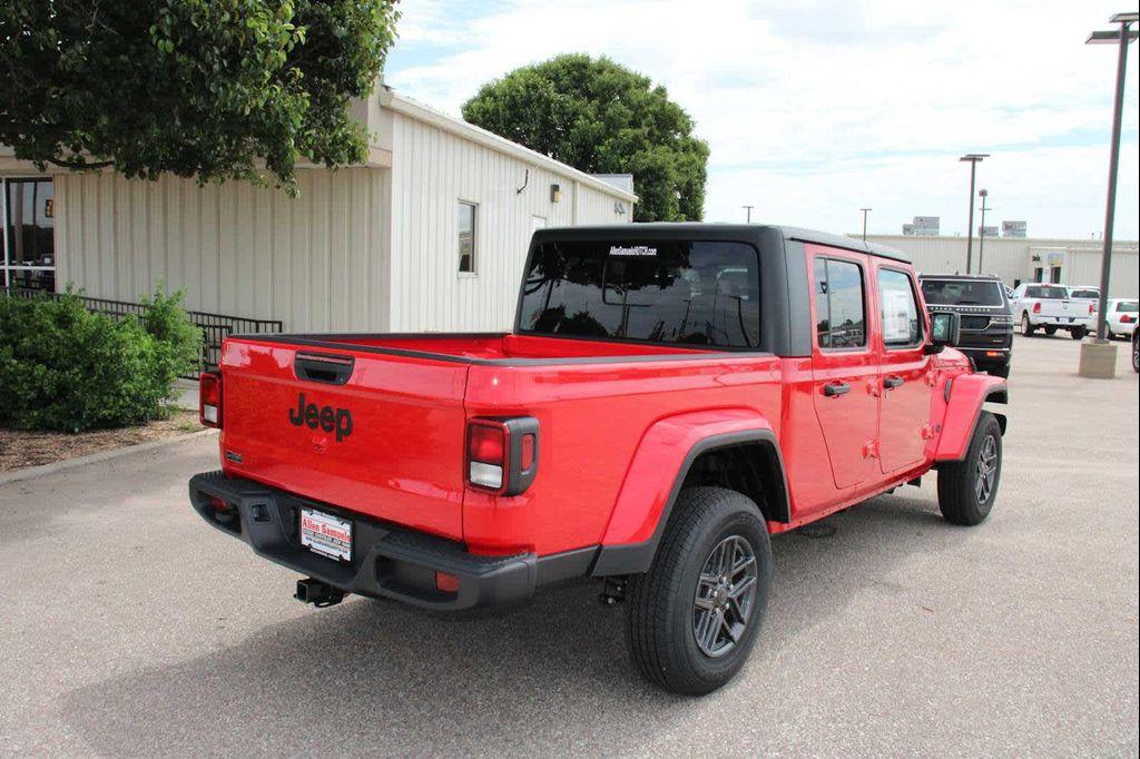 new 2025 Jeep Gladiator car, priced at $48,490