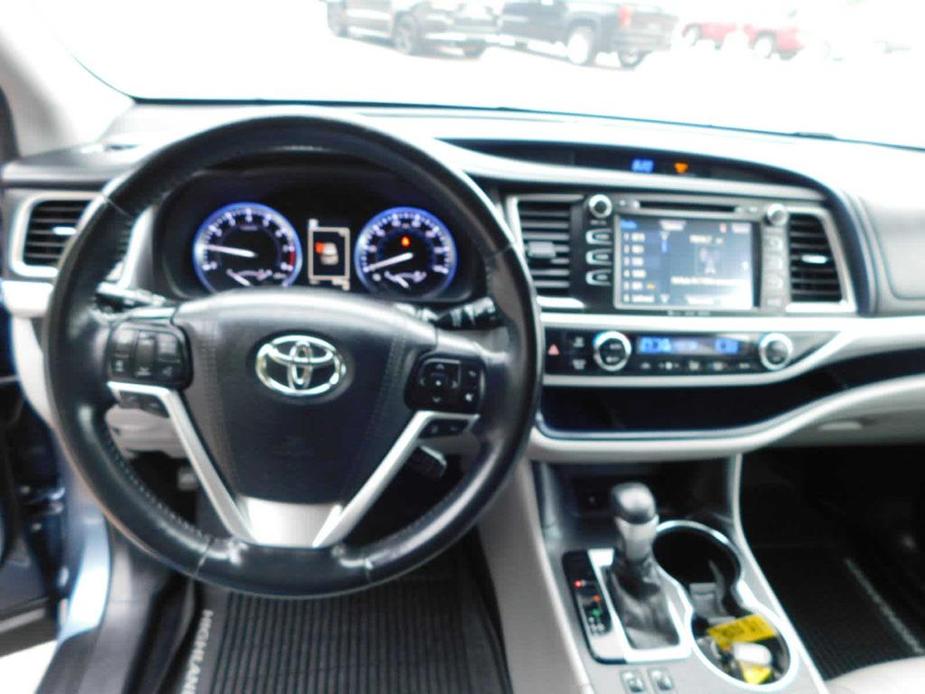 used 2017 Toyota Highlander car, priced at $22,971