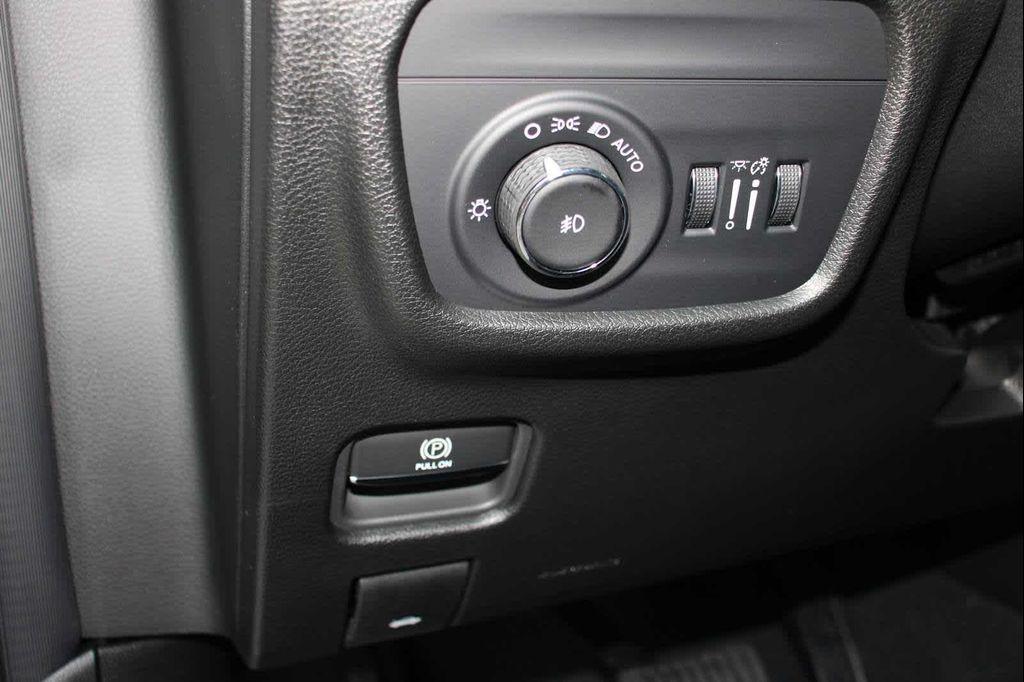 new 2025 Jeep Grand Cherokee L car, priced at $52,220