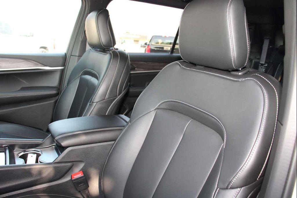 new 2025 Jeep Grand Cherokee L car, priced at $52,220