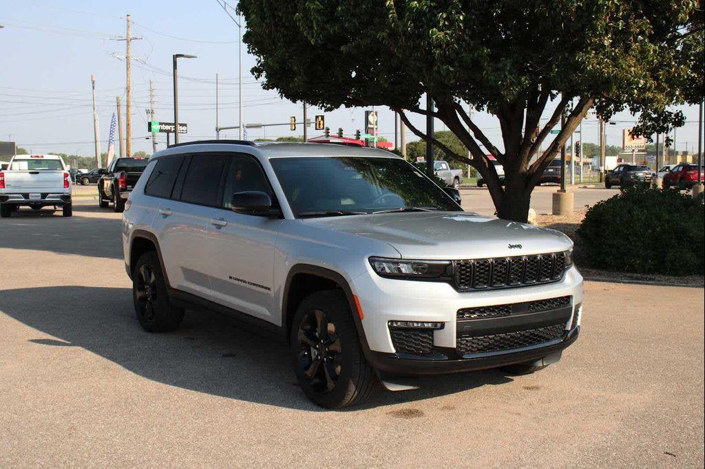 new 2025 Jeep Grand Cherokee L car, priced at $52,220