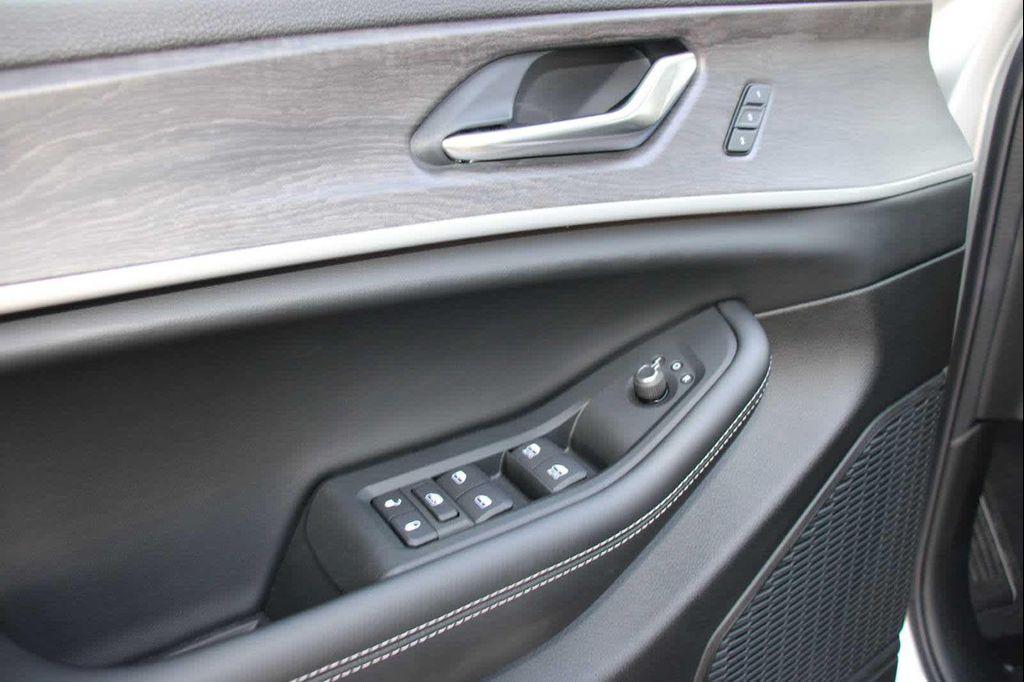 new 2025 Jeep Grand Cherokee L car, priced at $52,220