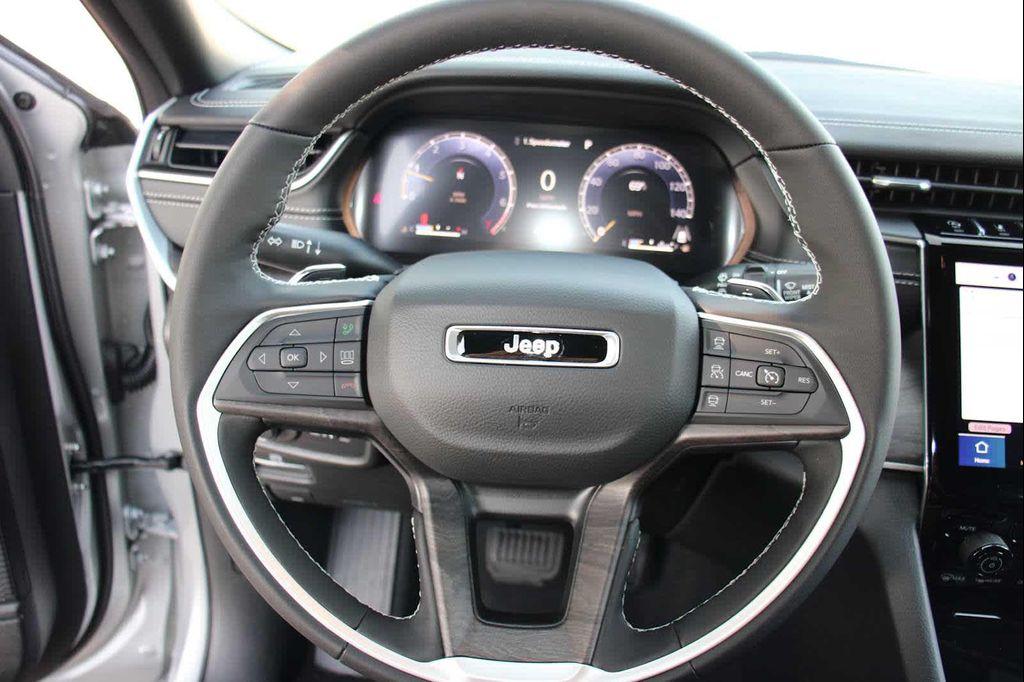 new 2025 Jeep Grand Cherokee L car, priced at $52,220