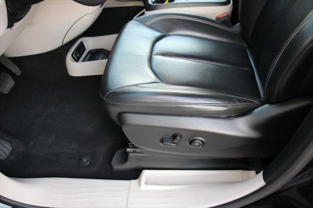 used 2023 Chrysler Pacifica car, priced at $25,078