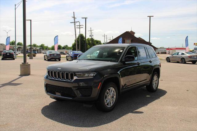 new 2025 Jeep Grand Cherokee car, priced at $45,165