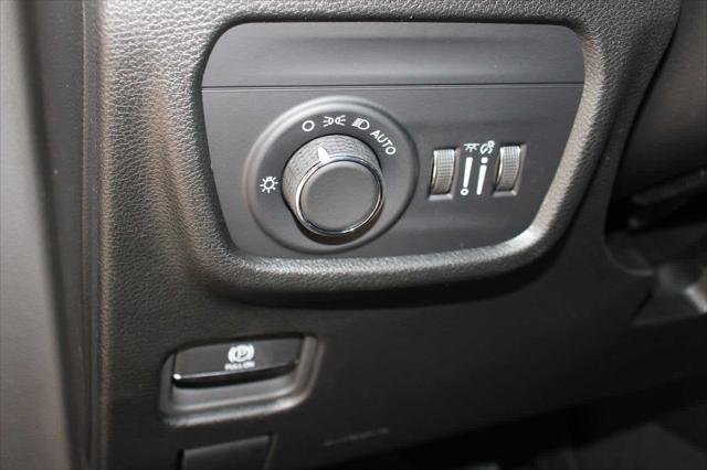 new 2025 Jeep Grand Cherokee car, priced at $41,777
