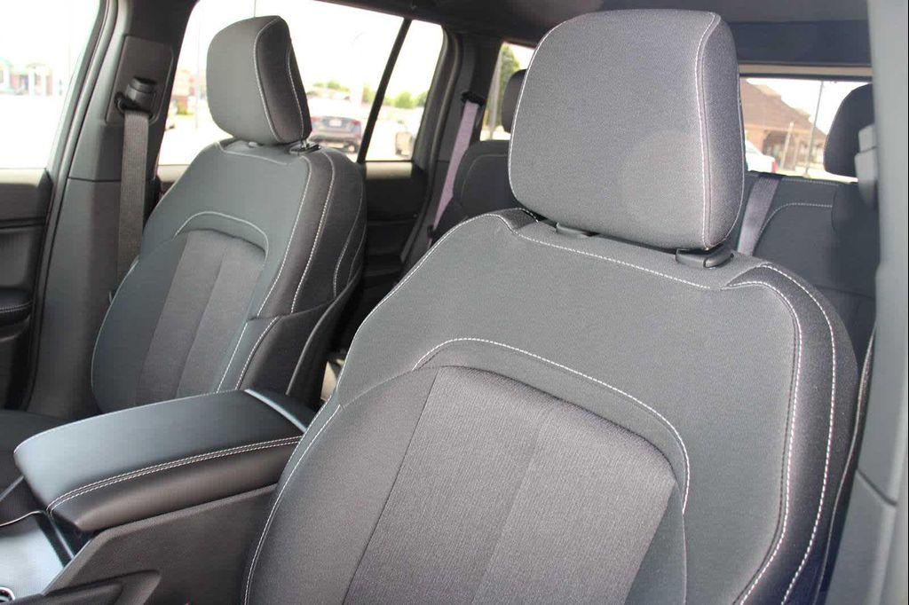 new 2025 Jeep Grand Cherokee car, priced at $45,165