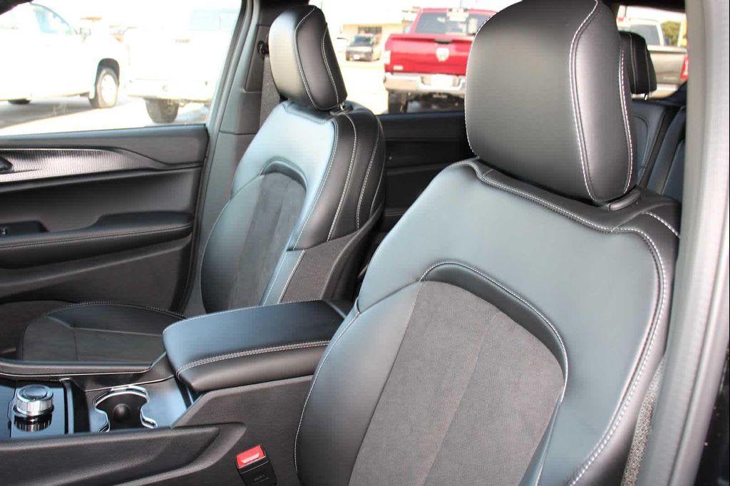 new 2025 Jeep Grand Cherokee L car, priced at $49,120