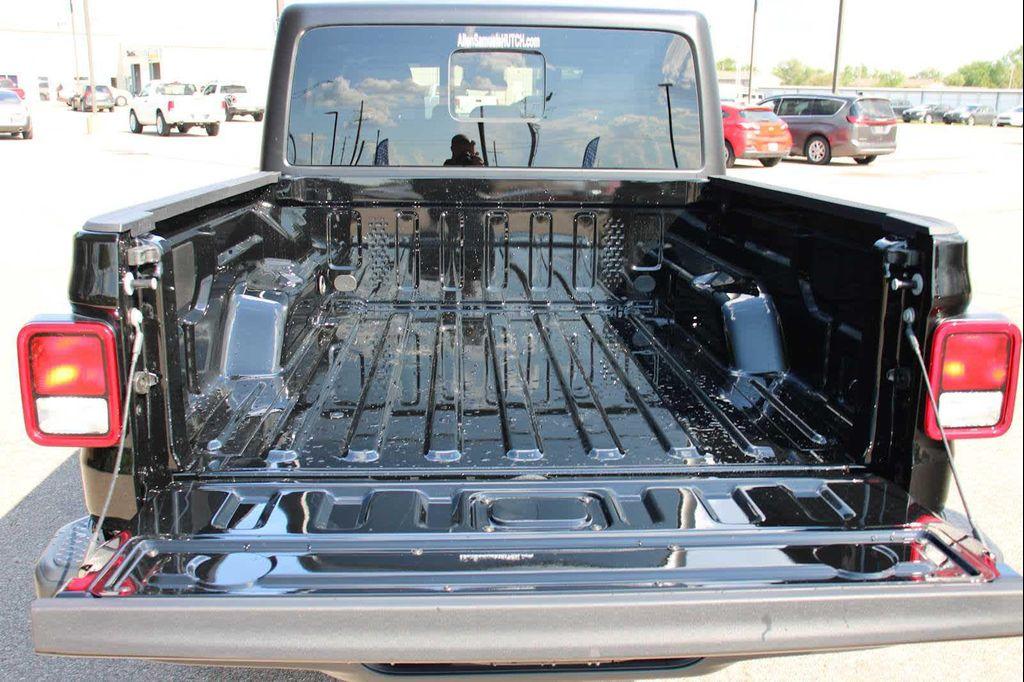 new 2025 Jeep Gladiator car, priced at $48,490