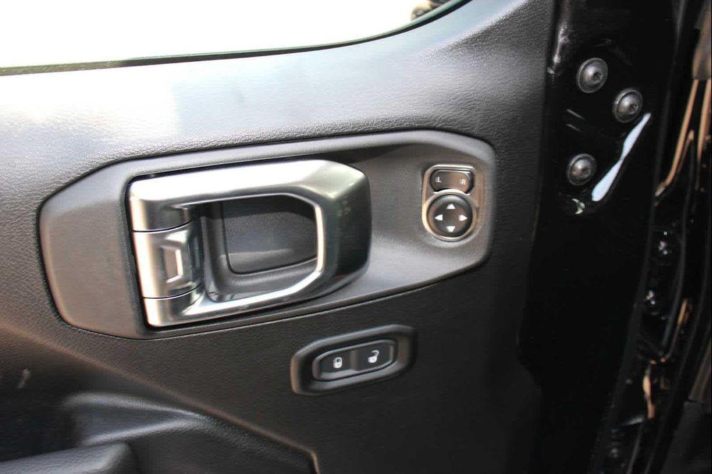 new 2025 Jeep Gladiator car, priced at $48,490