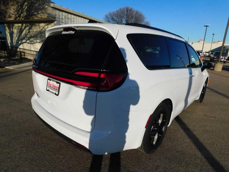 new 2024 Chrysler Pacifica car, priced at $48,045