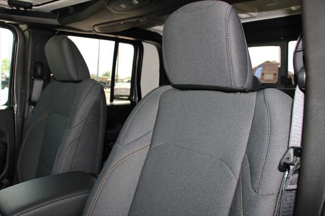 new 2025 Jeep Gladiator car, priced at $46,768