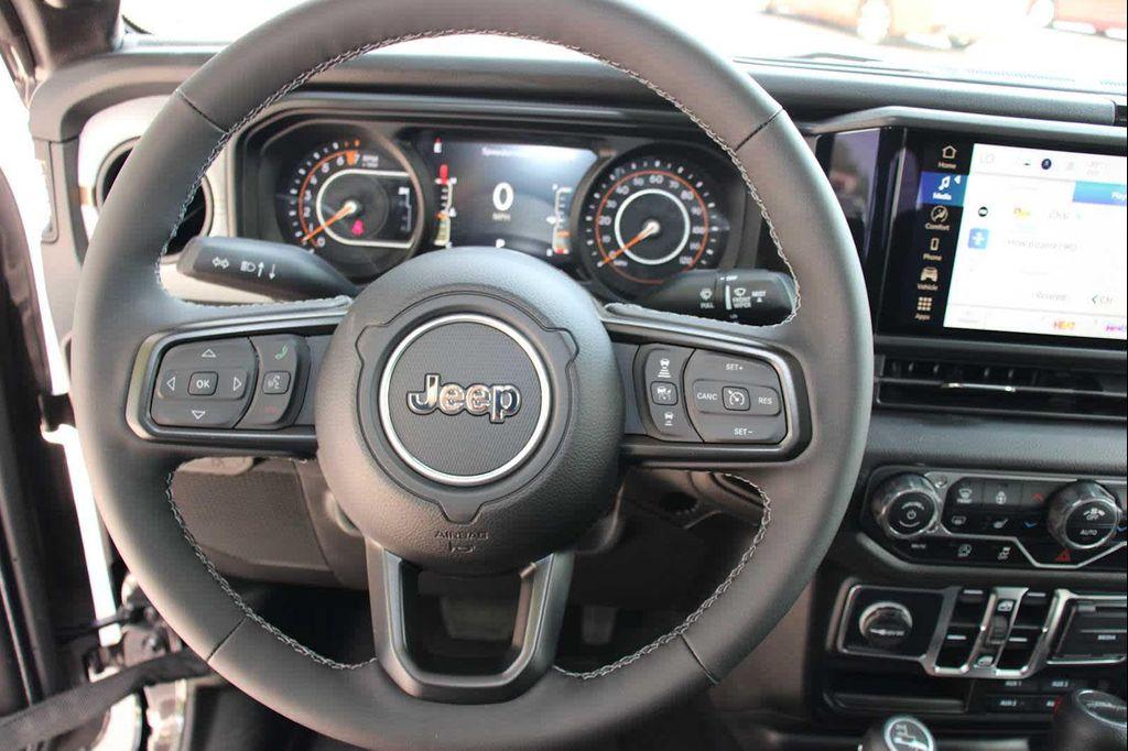 new 2025 Jeep Gladiator car, priced at $46,895