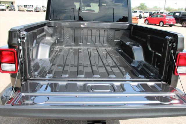 new 2025 Jeep Gladiator car, priced at $46,768