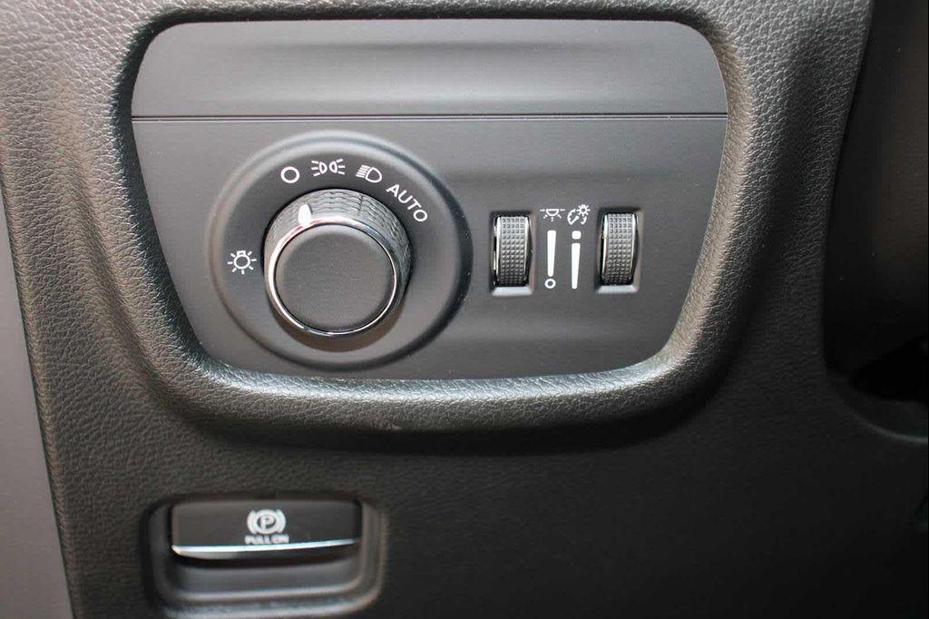 new 2025 Jeep Grand Cherokee car, priced at $45,165