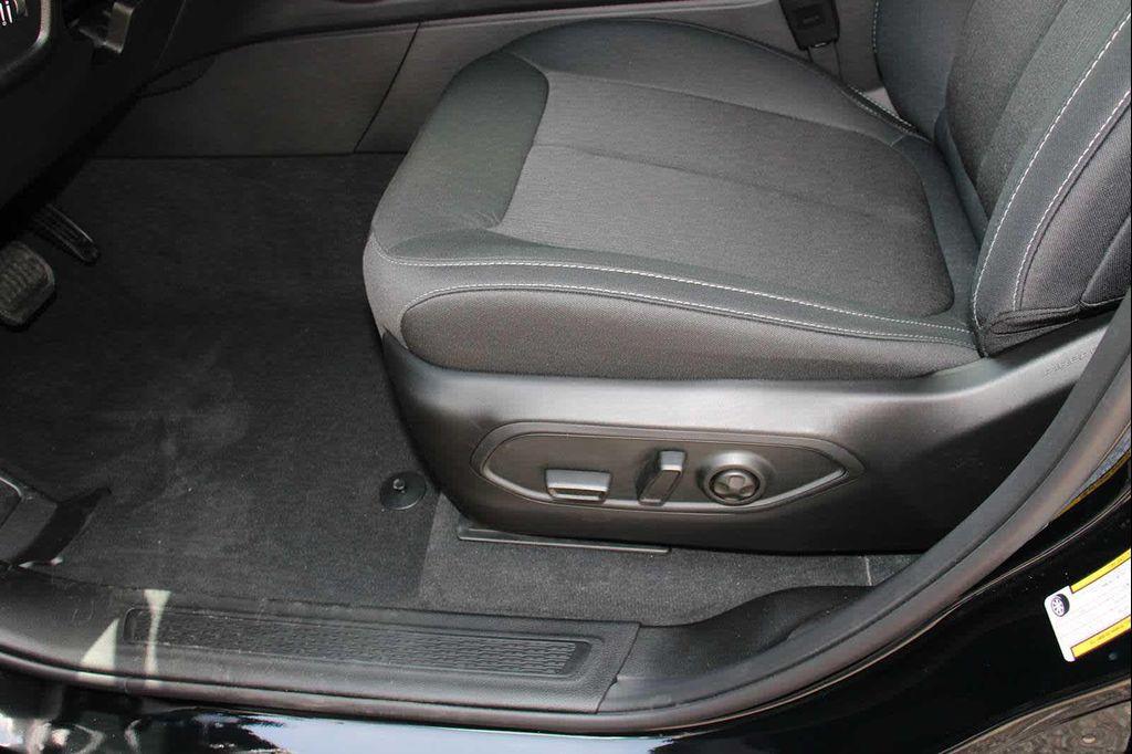 new 2025 Jeep Grand Cherokee car, priced at $45,165