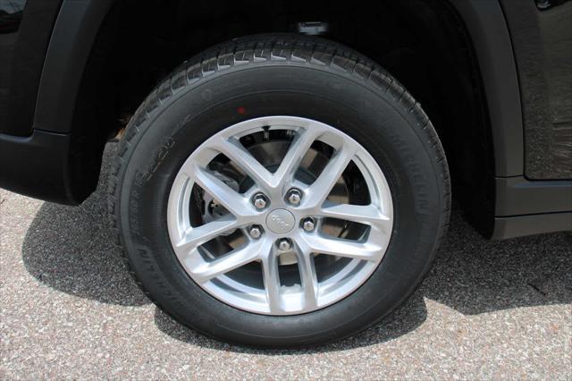 new 2025 Jeep Grand Cherokee car, priced at $41,767