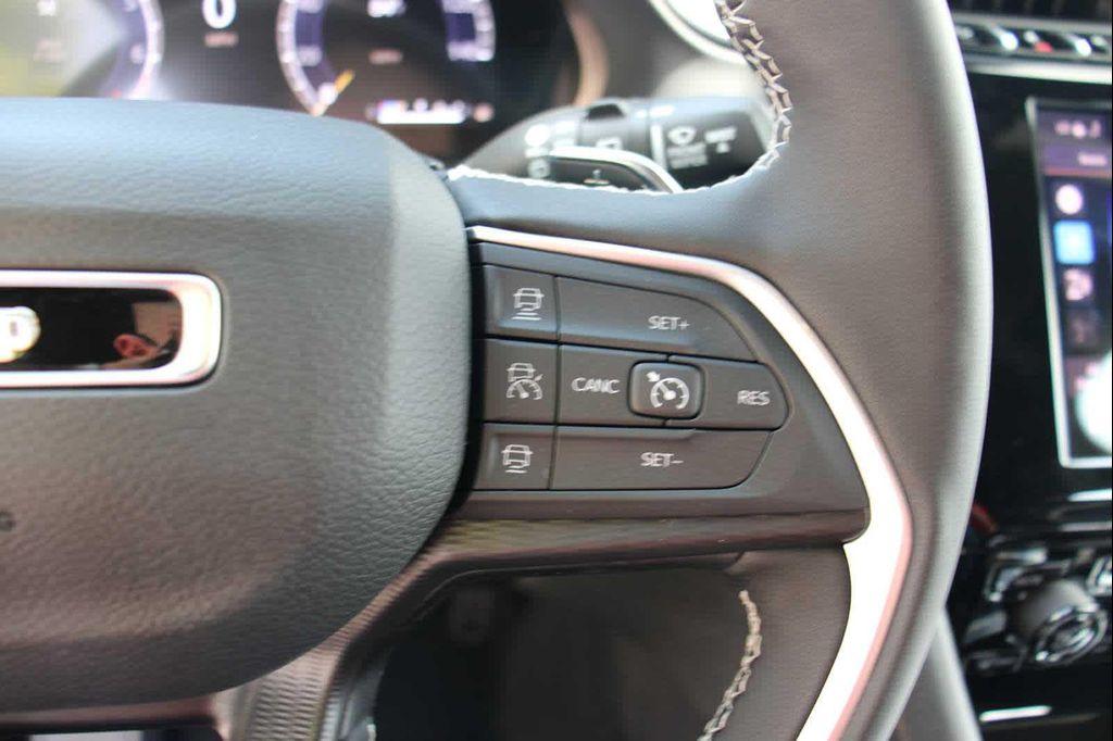 new 2025 Jeep Grand Cherokee car, priced at $45,165