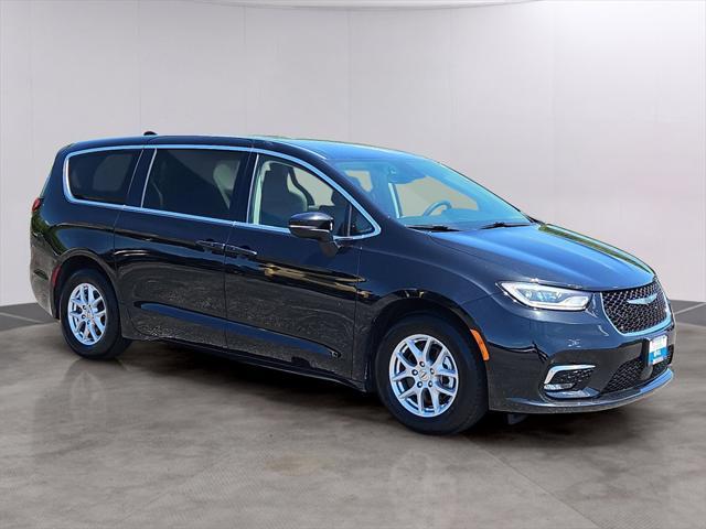 used 2023 Chrysler Pacifica car, priced at $24,487