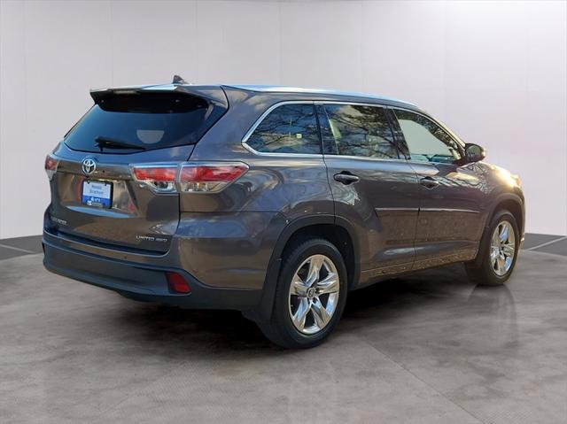 used 2016 Toyota Highlander car, priced at $20,987