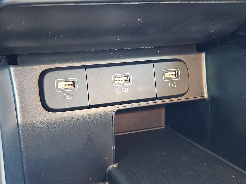used 2022 Kia Sorento Hybrid car, priced at $27,987