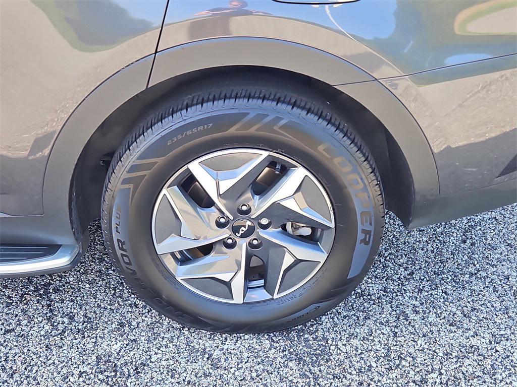 used 2022 Kia Sorento Hybrid car, priced at $27,987