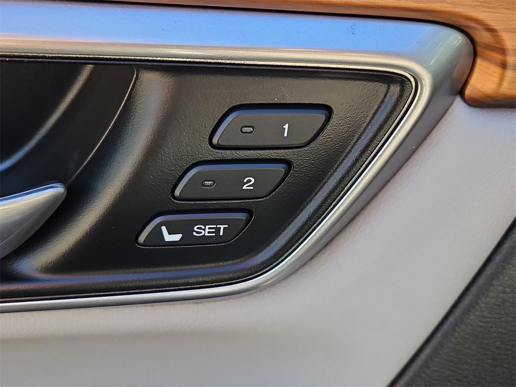 used 2022 Honda CR-V Hybrid car, priced at $32,618