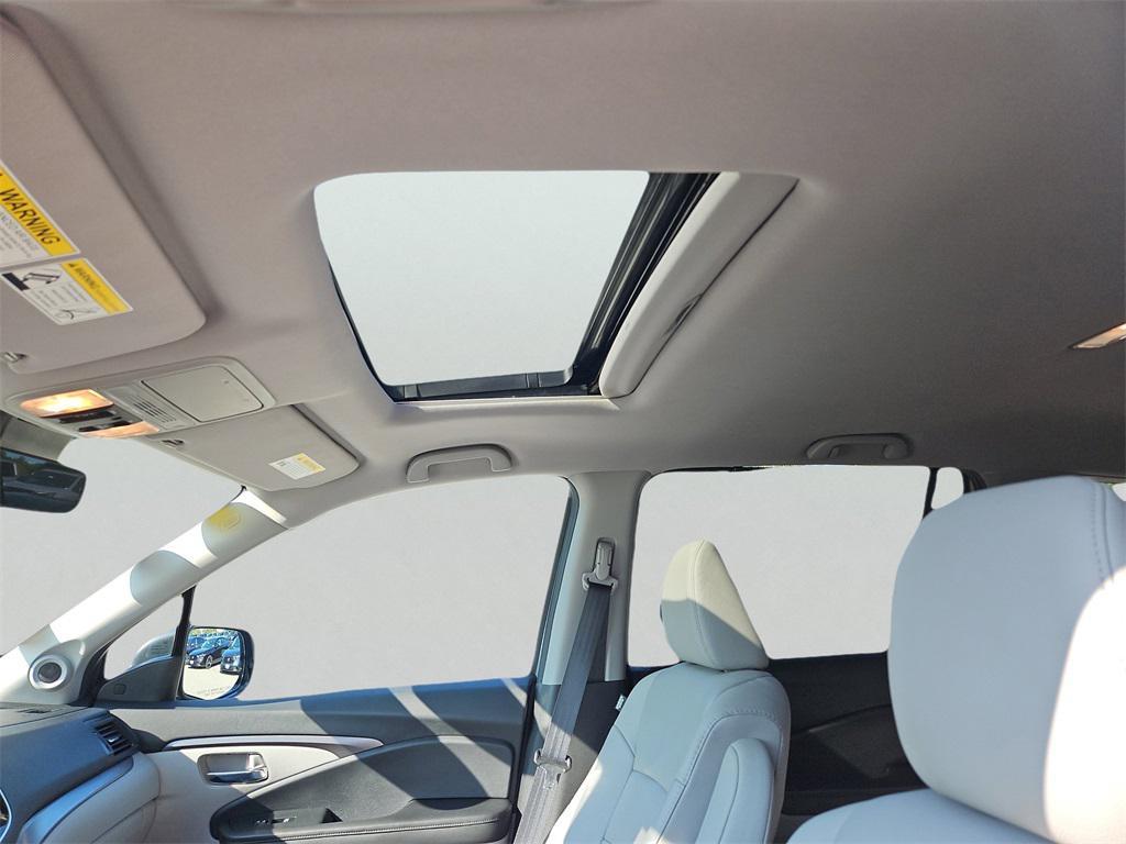 used 2021 Honda Pilot car, priced at $28,987