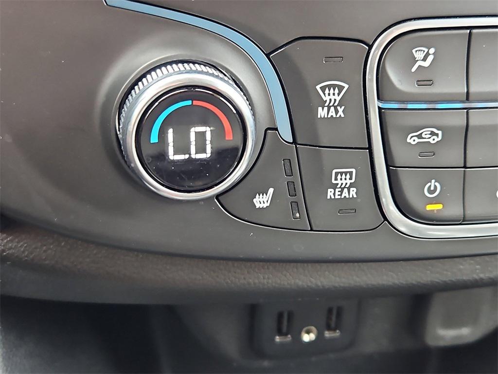 used 2021 Chevrolet Traverse car, priced at $27,487