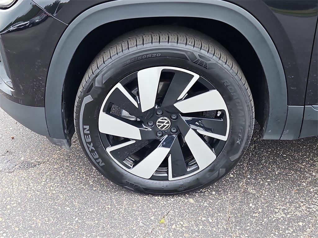 used 2024 Volkswagen Atlas Cross Sport car, priced at $29,987